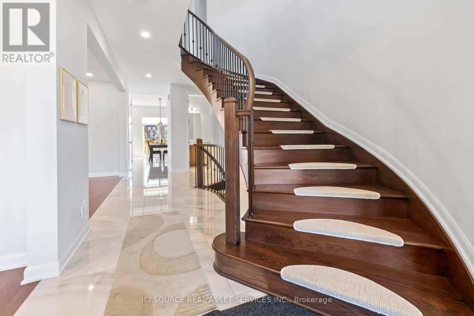 Ottawa — Ottawa - Photo 4 of 32