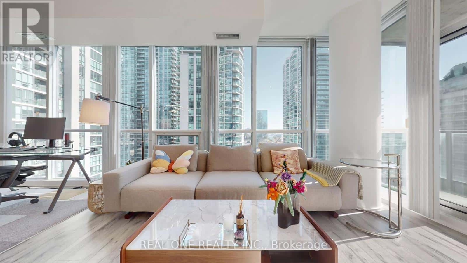 1708 - 33 BAY STREET — Toronto (Waterfront Communities), Ontario - Photo 2 of 50