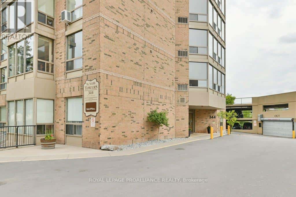 906 - 344 FRONT STREET — Belleville (Belleville Ward), Ontario - Photo 3 of 36