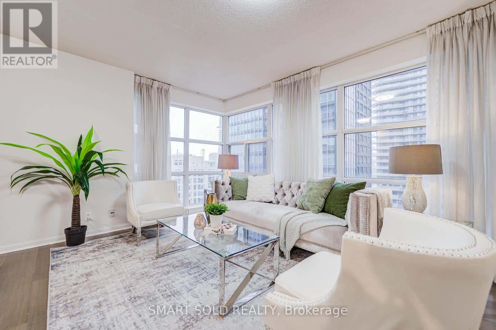 1612 - 11 ST JOSEPH STREET — Toronto (Bay Street Corridor), Ontario - Photo 5 of 26