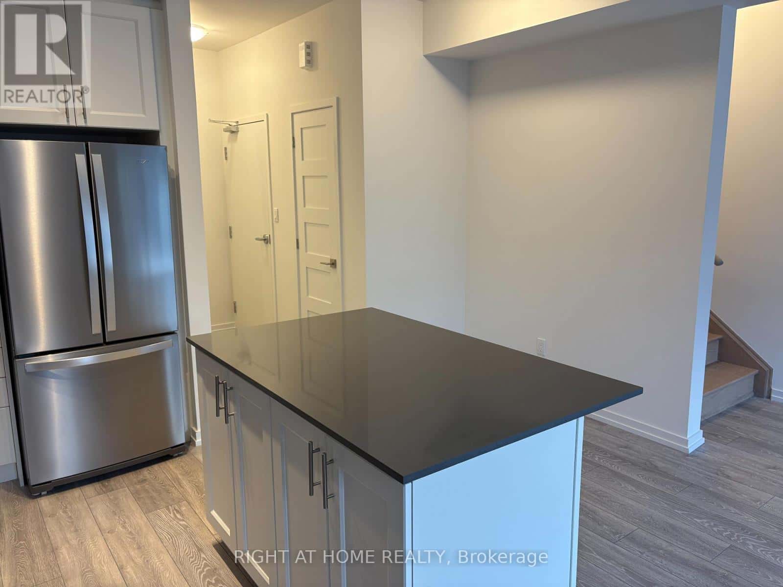 Newmarket (Glenway Estates) — Newmarket (Glenway Estates) - Photo 2 of 24