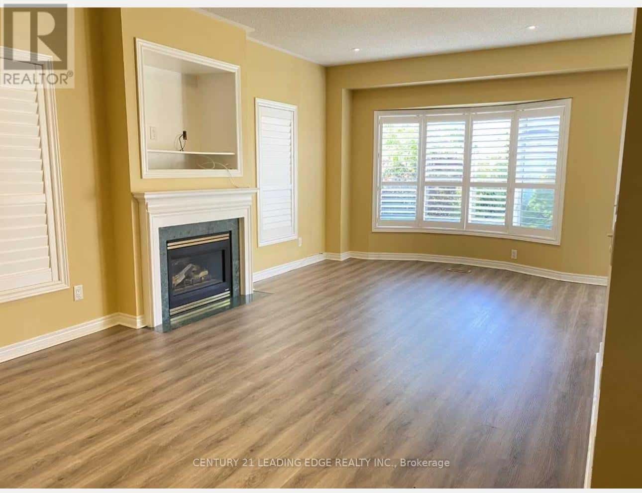 Vaughan (Maple) — Vaughan (Maple) - Photo 2 of 10