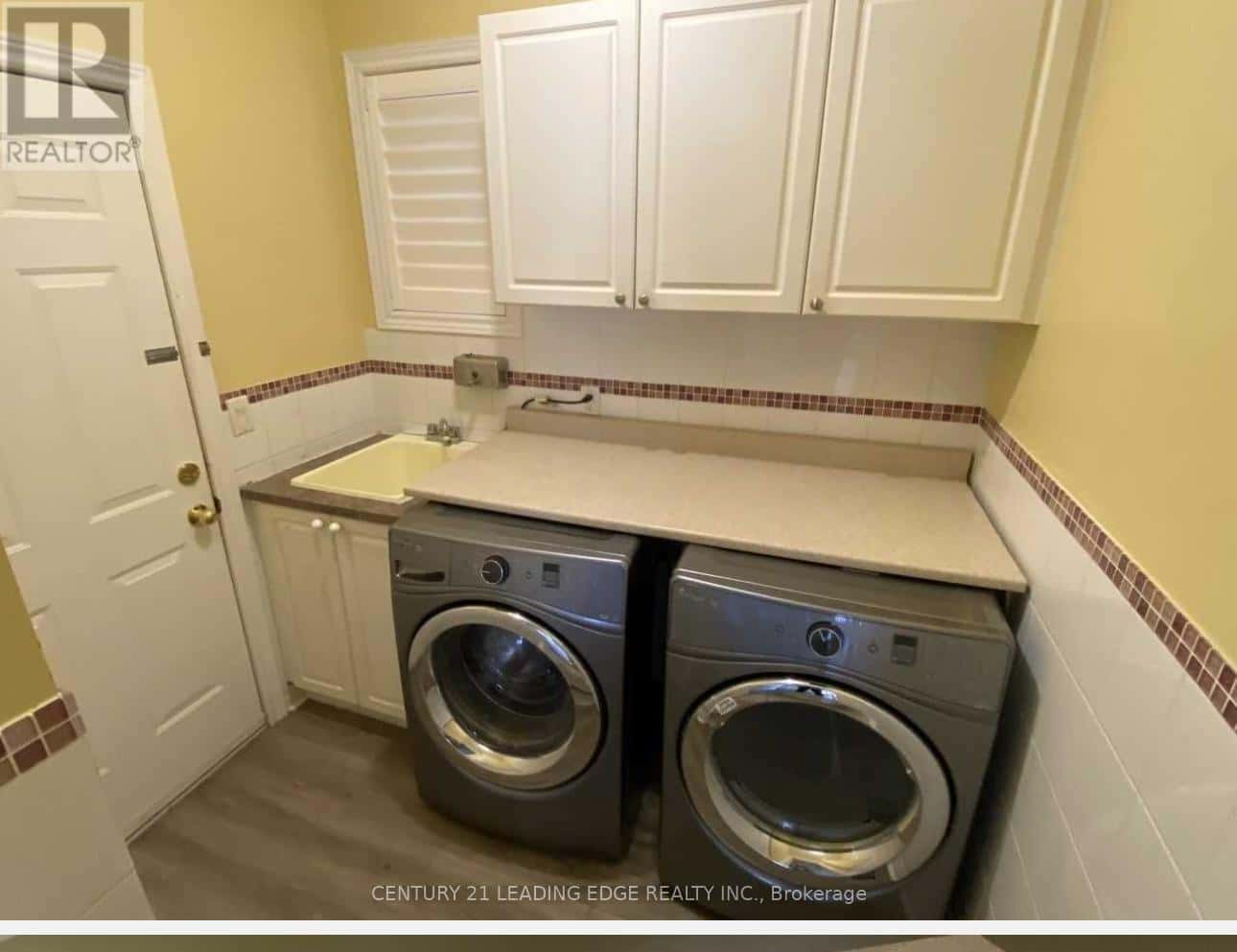 Vaughan (Maple) — Vaughan (Maple) - Photo 5 of 10