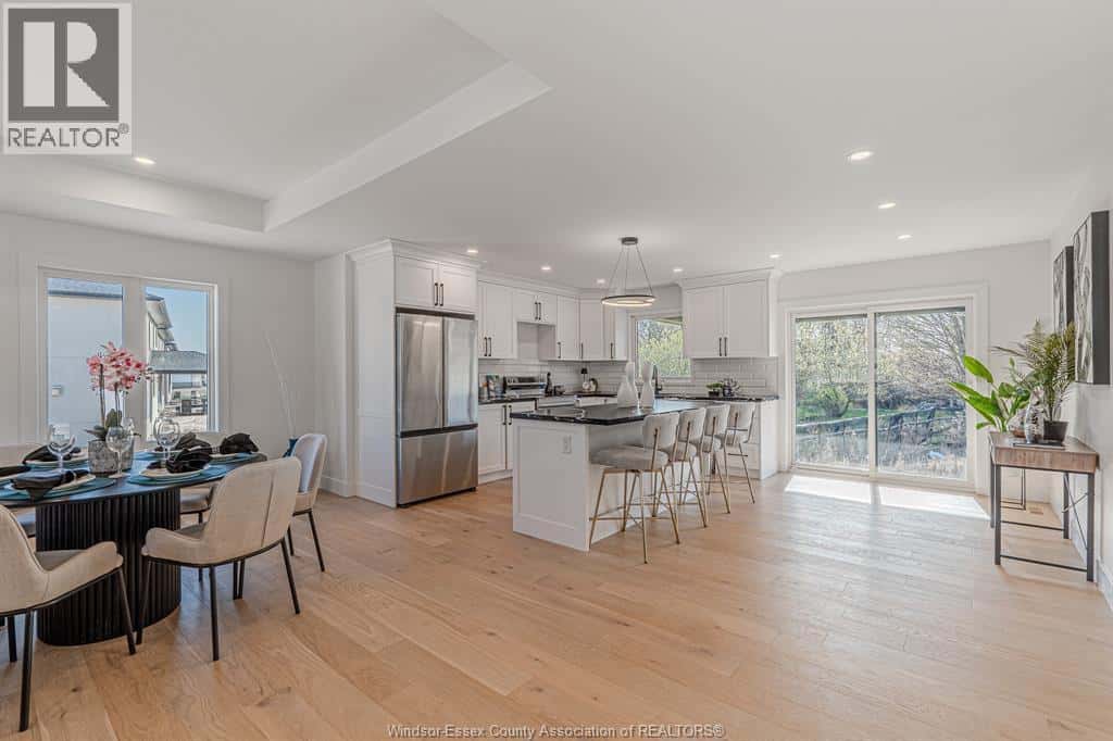 2588 MAYFAIR — LaSalle, Ontario - Photo 4 of 32