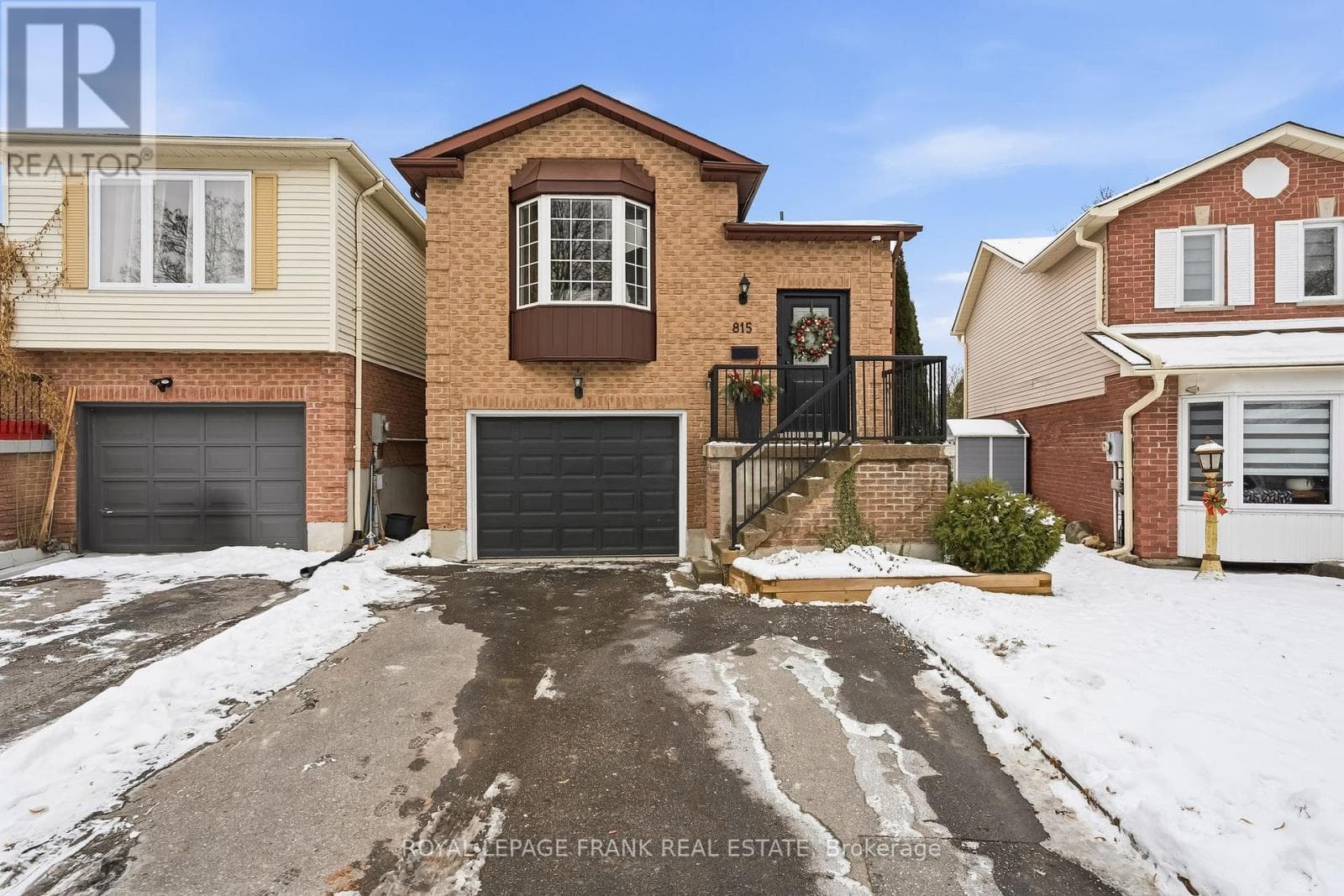 815 ATTERSLEY DRIVE — Oshawa (Pinecrest), Ontario - Main photo