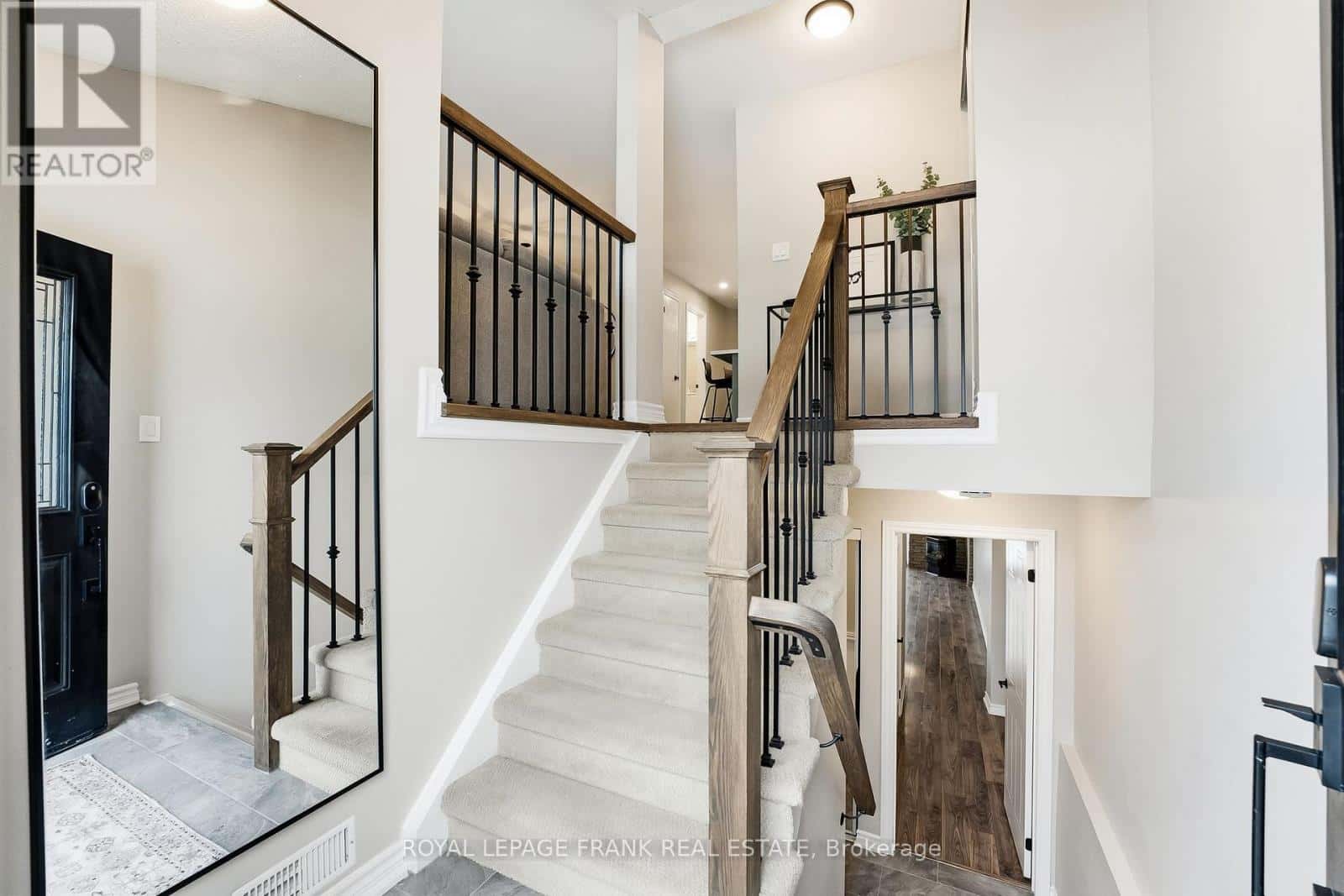 815 ATTERSLEY DRIVE — Oshawa (Pinecrest), Ontario - Photo 4 of 43