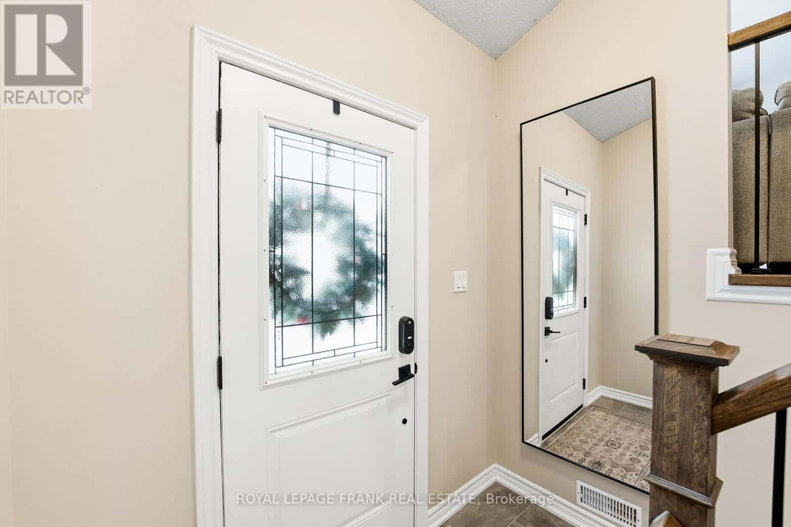 815 ATTERSLEY DRIVE — Oshawa (Pinecrest), Ontario - Photo 5 of 43