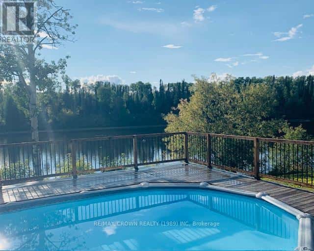 17 A PARK CRESCENT — Kapuskasing, Ontario - Photo 4 of 50