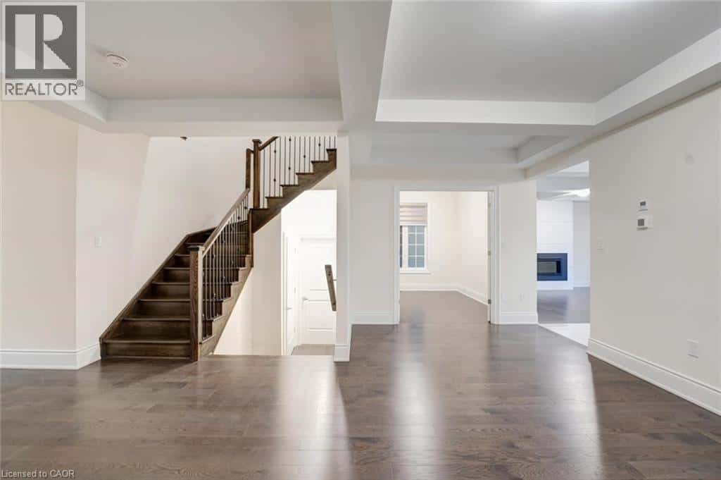 197 THOMPSON Drive — East Gwillimbury, Ontario - Photo 5 of 42