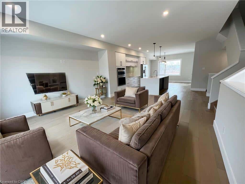 London — London - Photo 3 of 14