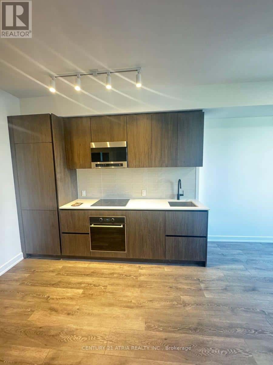 Toronto (Mount Pleasant West) — Toronto (Mount Pleasant West) - Photo 2 of 8