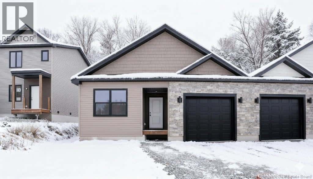 6 TERRY FOX Drive — Oromocto, New Brunswick - Photo 2 of 27