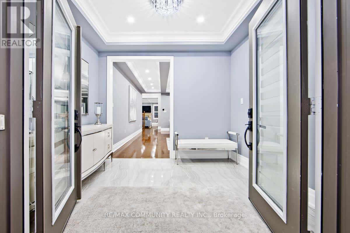 7 SEAGER STREET — Richmond Hill, Ontario - Photo 3 of 29