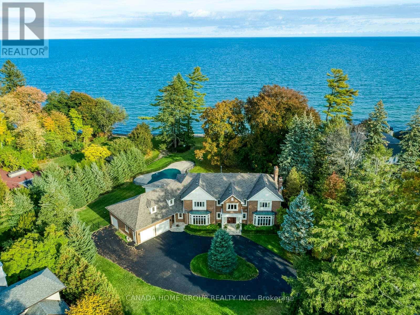 21 Ennisclare Drive East