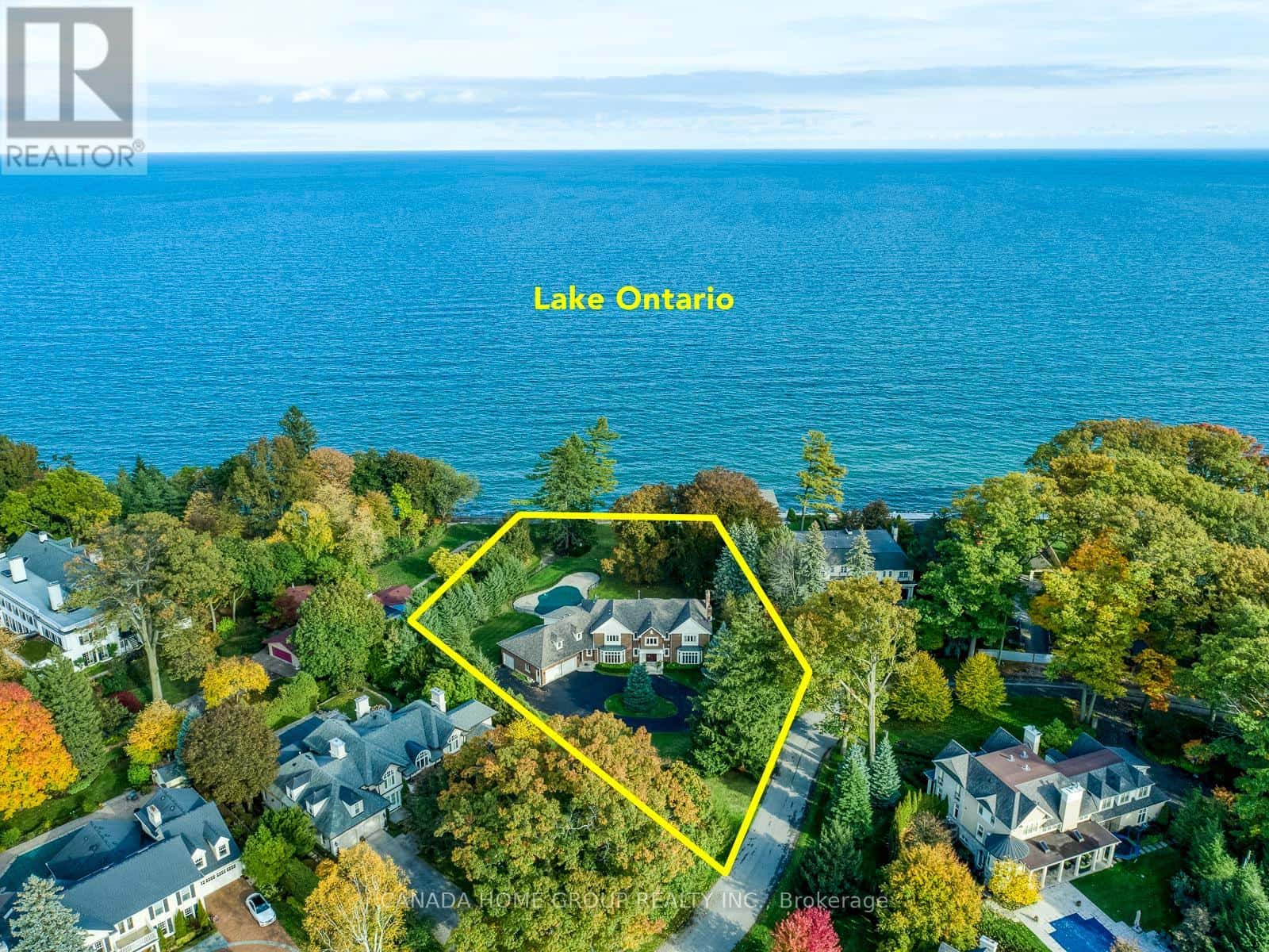 21 ENNISCLARE DRIVE E — Oakville (MO Morrison), Ontario - Photo 2 of 35