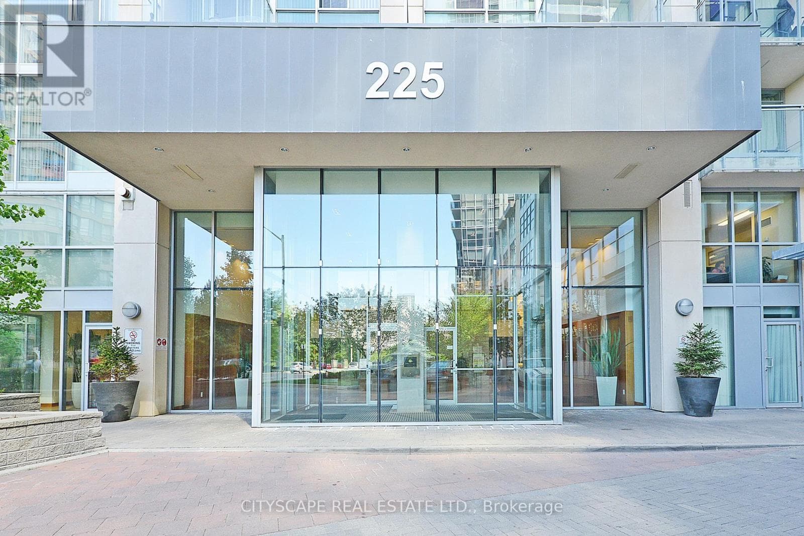 906 - 225 WEBB DRIVE — Mississauga (City Centre), Ontario - Main photo