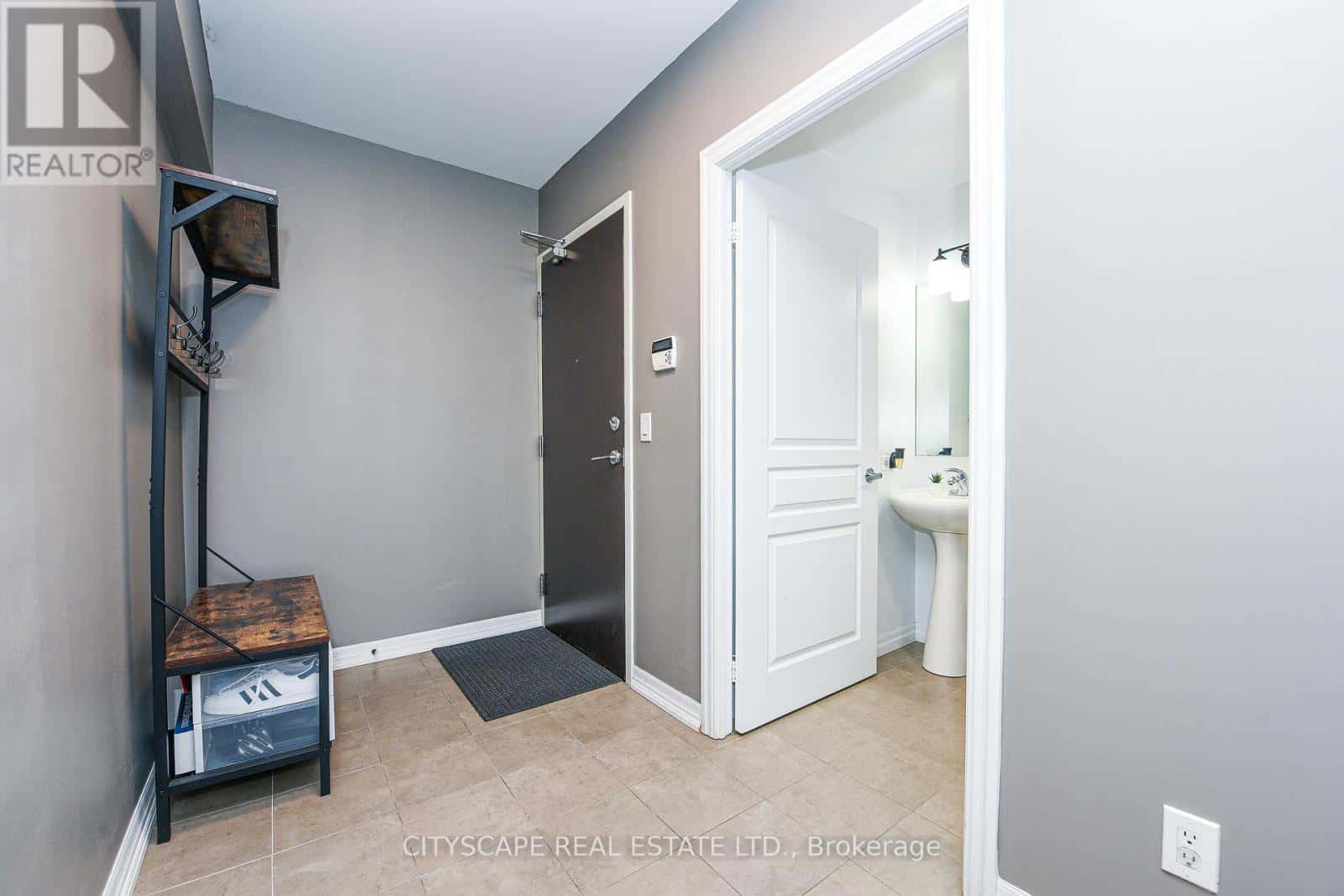 906 - 225 WEBB DRIVE — Mississauga (City Centre), Ontario - Photo 4 of 32