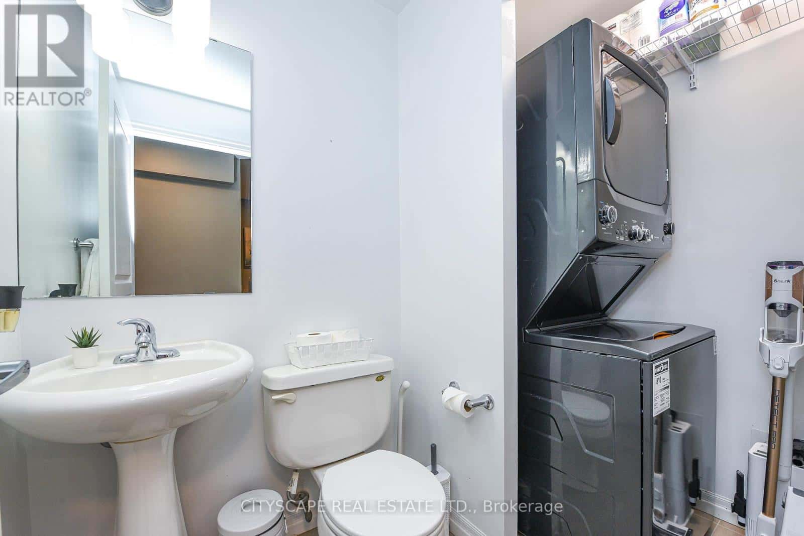 906 - 225 WEBB DRIVE — Mississauga (City Centre), Ontario - Photo 5 of 32