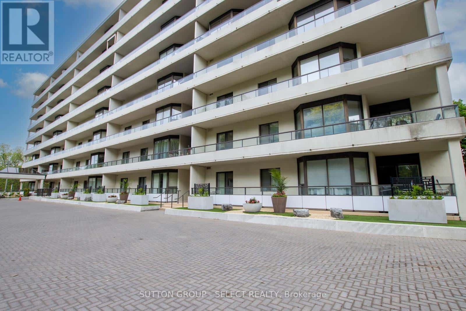 406 - 1180 COMMISSIONERS RD W ROAD — London South (South B), Ontario - Photo 4 of 43