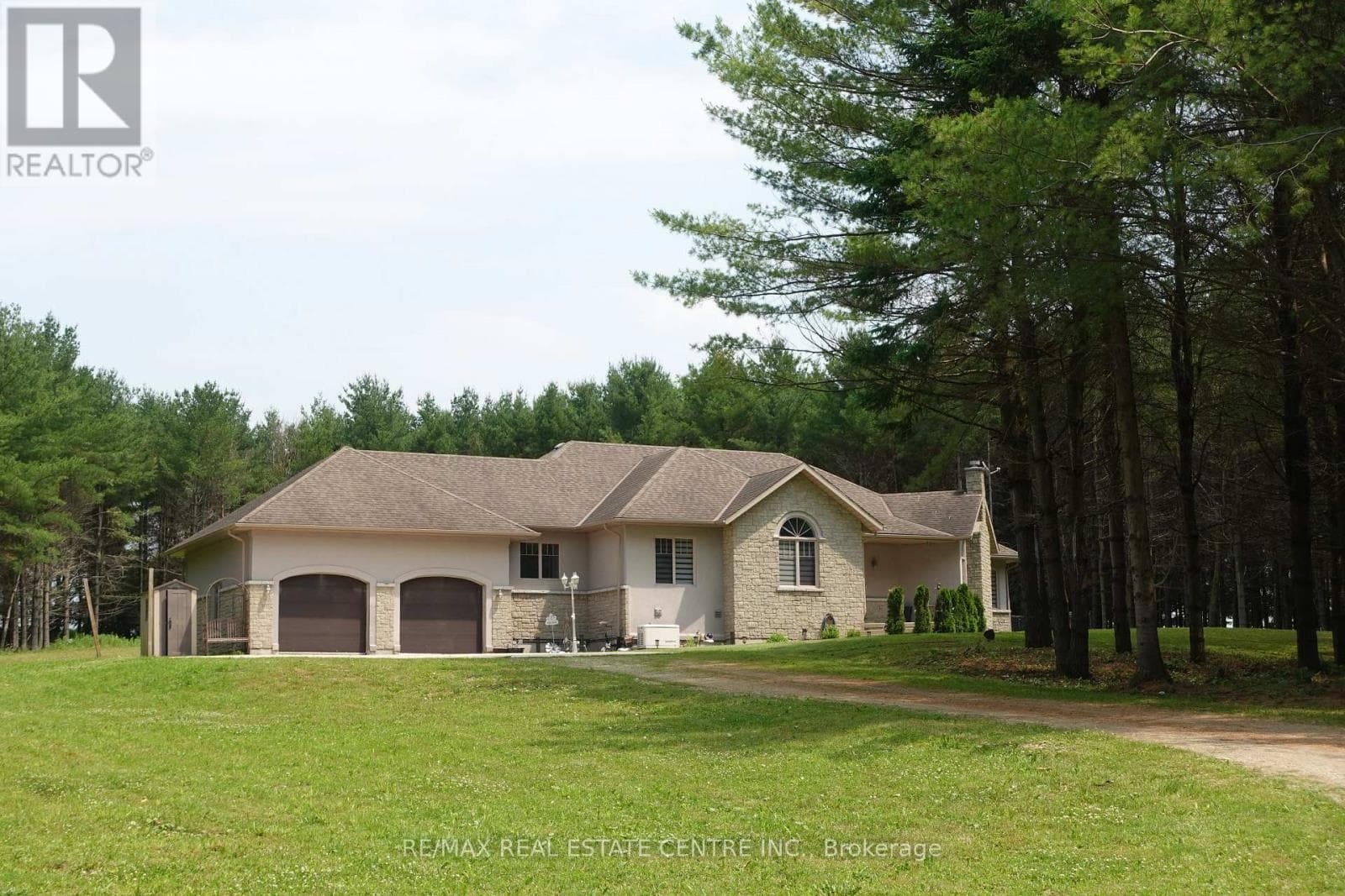 230 SOUTH WATER STREET — Wellington North (Mount Forest), Ontario - Main photo