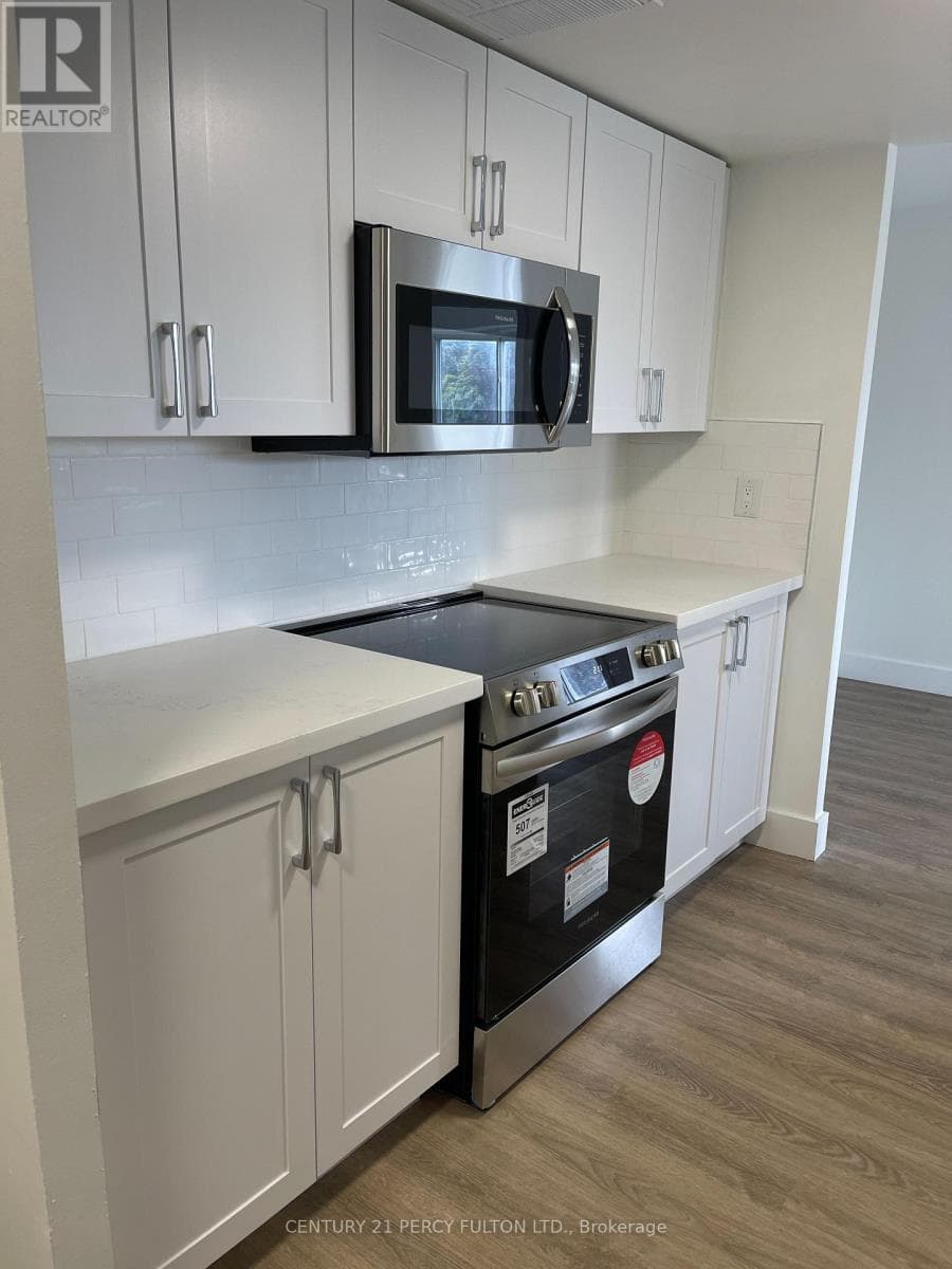 Whitby (Downtown Whitby) — Whitby (Downtown Whitby) - Main photo