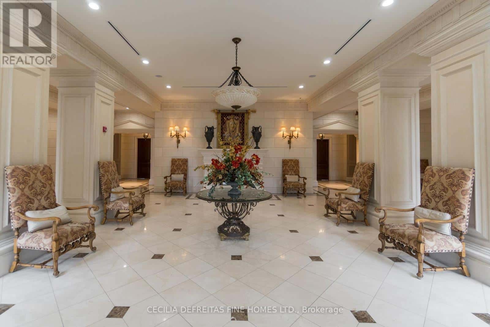 1616 - 9225 JANE STREET — Vaughan (Maple), Ontario - Photo 2 of 41