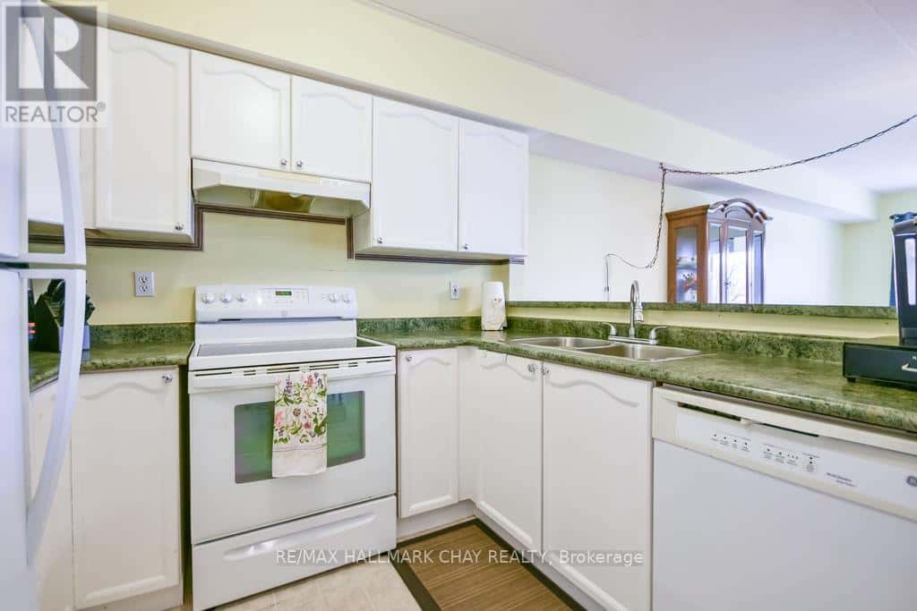 203 - 125 BOND STREET — Orillia, Ontario - Photo 3 of 29