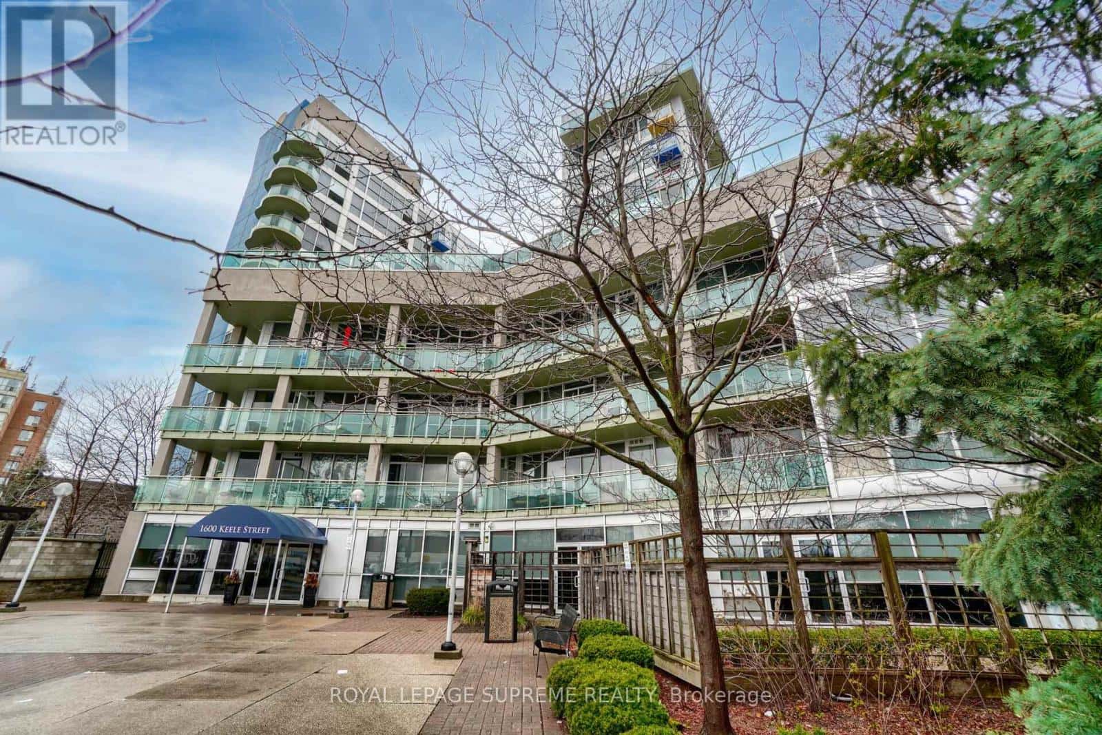 605 - 1600 KEELE STREET — Toronto (Keelesdale-Eglinton West), Ontario - Photo 2 of 33