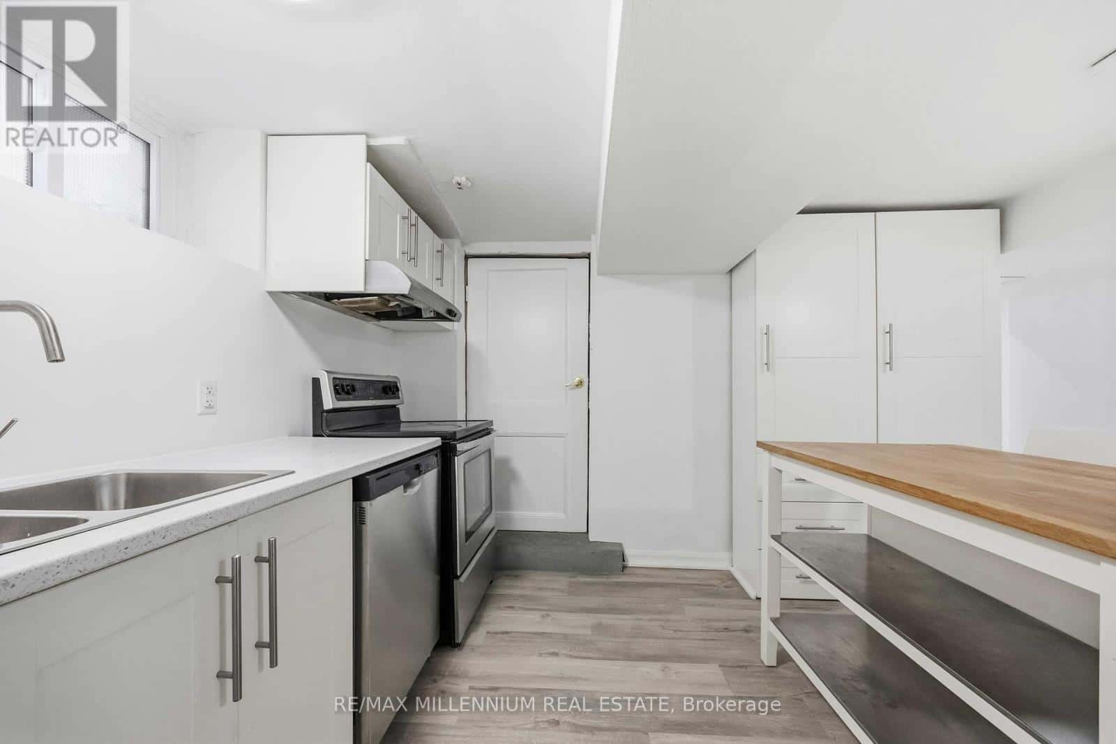 Toronto (Corso Italia-Davenport) — Toronto (Corso Italia-Davenport) - Photo 2 of 30