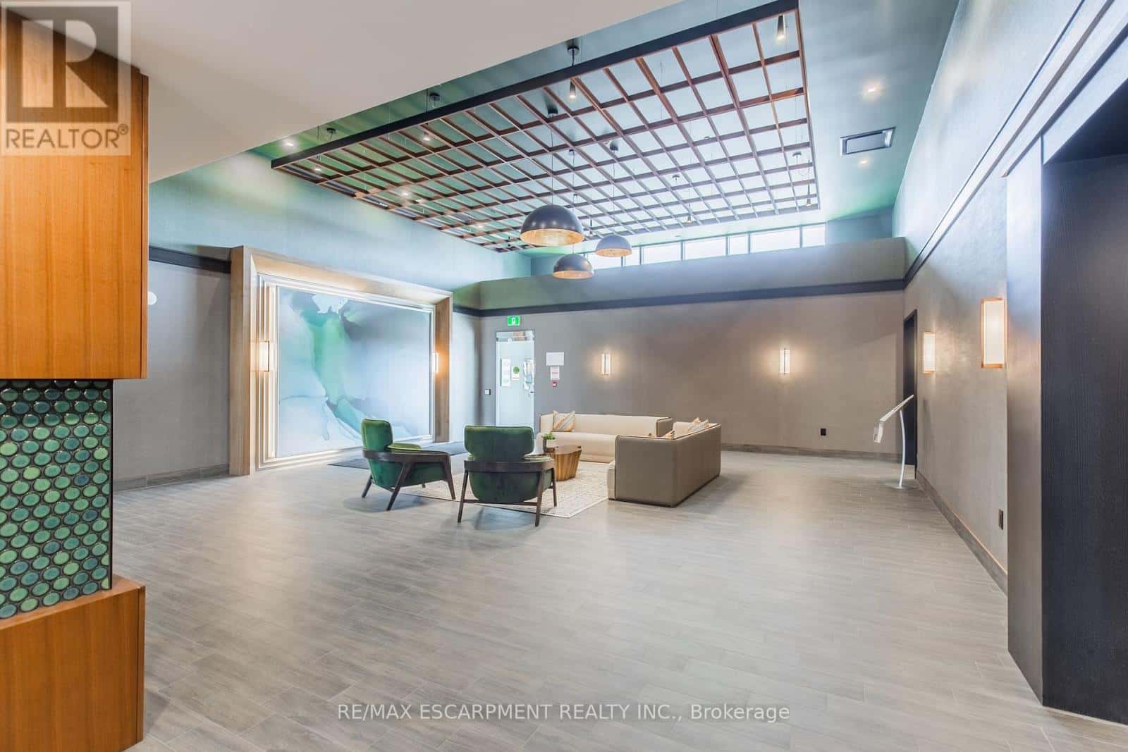 Hamilton (Waterdown) — Hamilton (Waterdown) - Photo 3 of 30