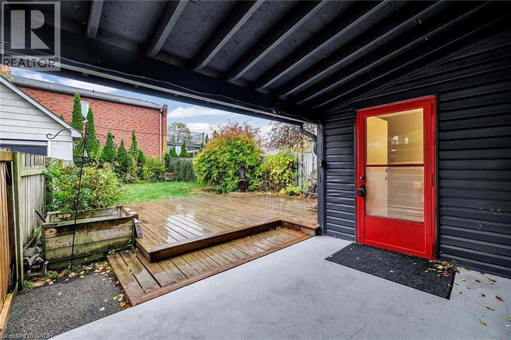 174 WILLIAM Street Unit# 2 — Brantford - Photo 2 of 16