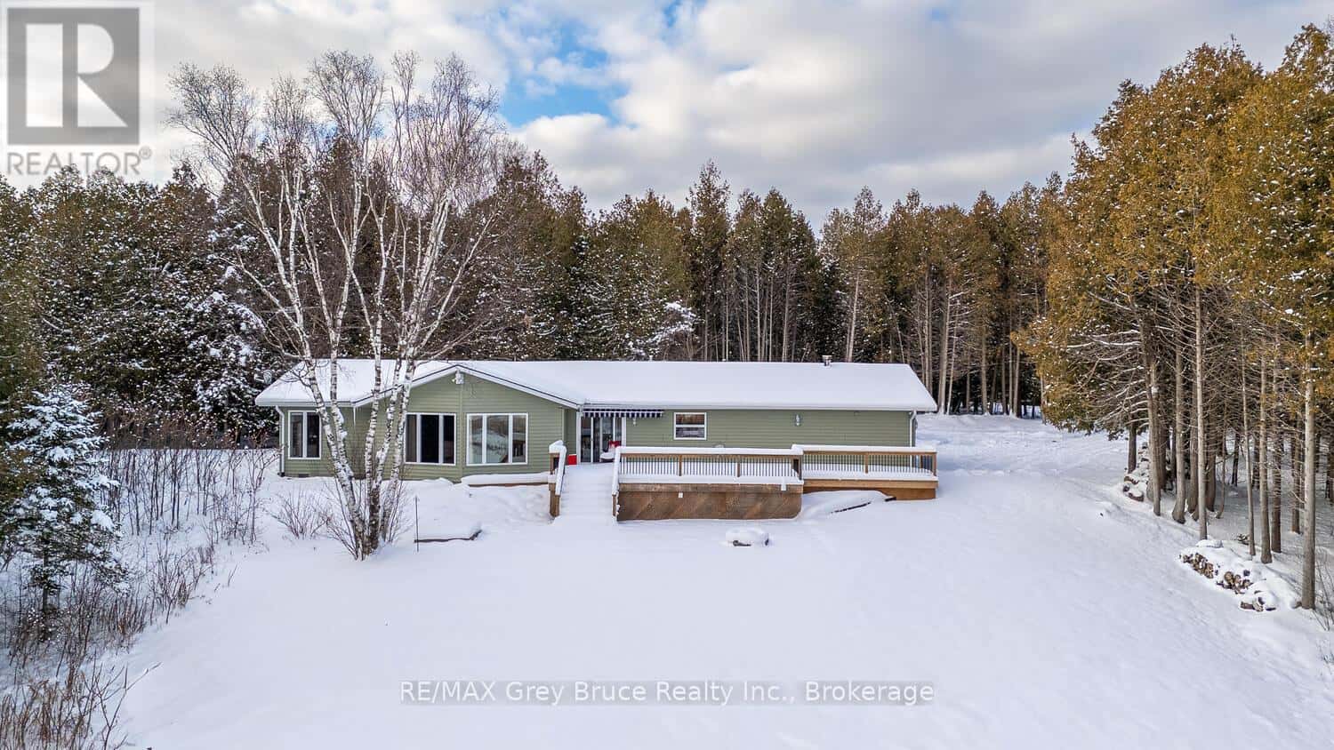 109 WIDGEON COVE ROAD — Northern Bruce Peninsula, Ontario - Photo 2 of 49