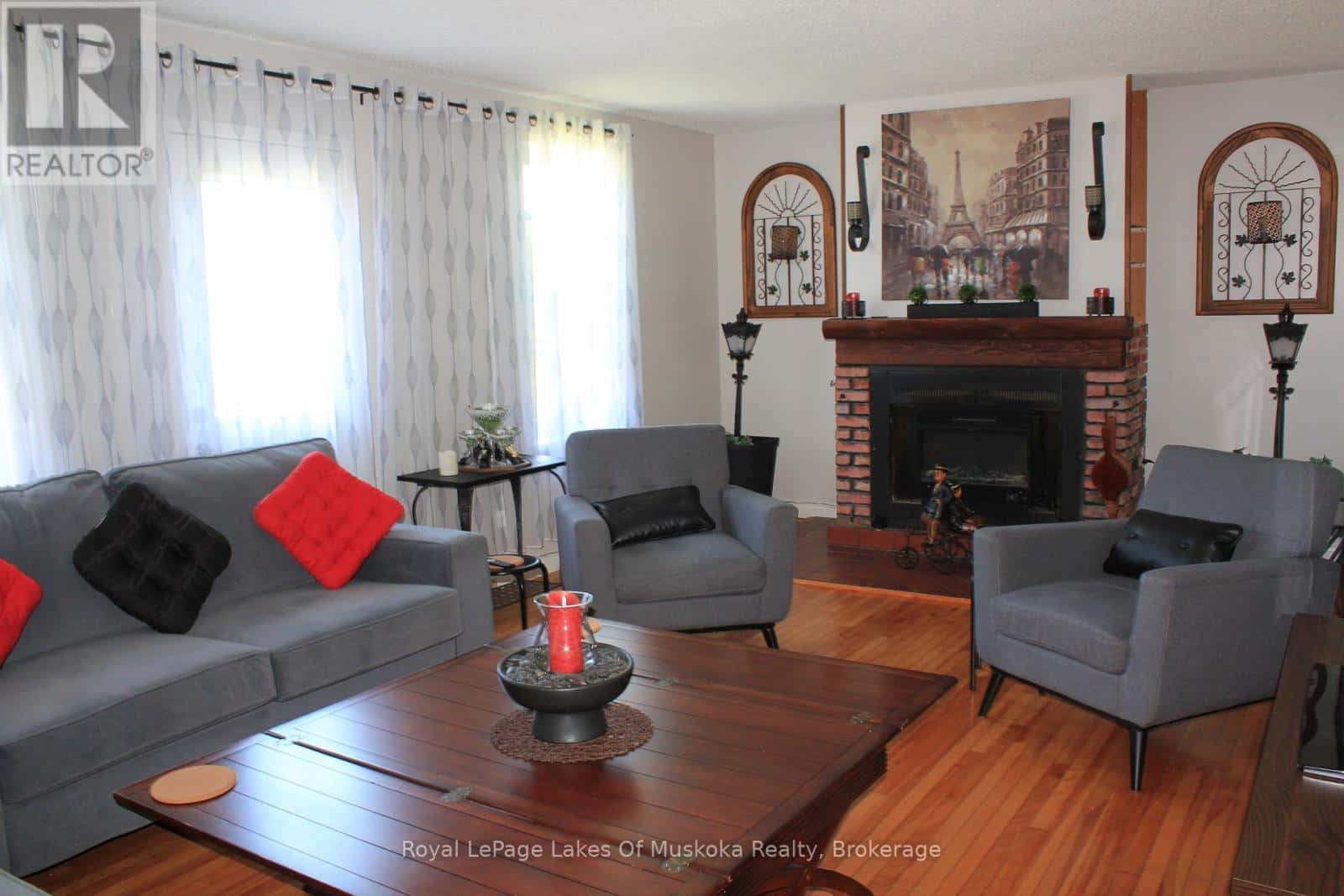 7 DUNCAN STREET W — Huntsville (Chaffey), Ontario - Photo 4 of 33