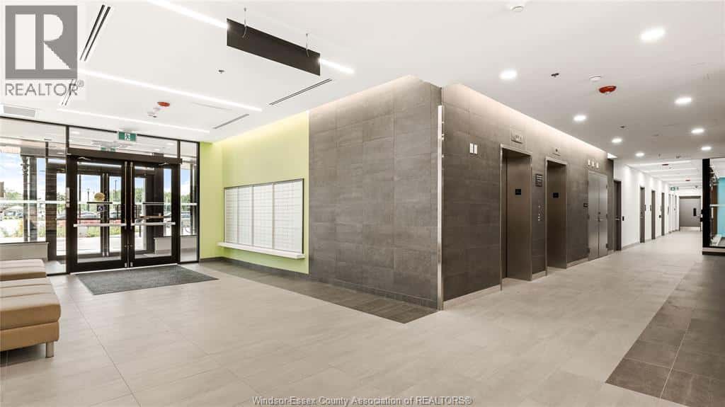 Windsor — Windsor - Photo 5 of 14