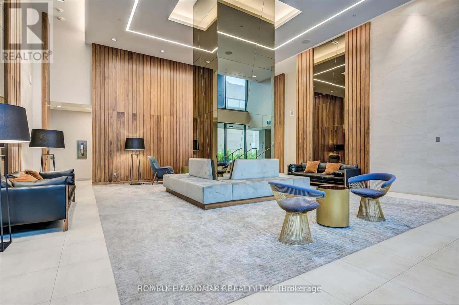 Toronto (Flemingdon Park) — Toronto (Flemingdon Park) - Photo 5 of 24