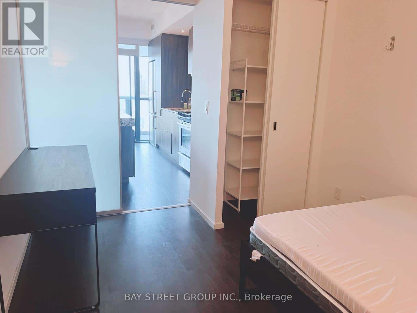 Toronto (Church-Yonge Corridor) — Toronto (Church-Yonge Corridor) - Photo 4 of 26