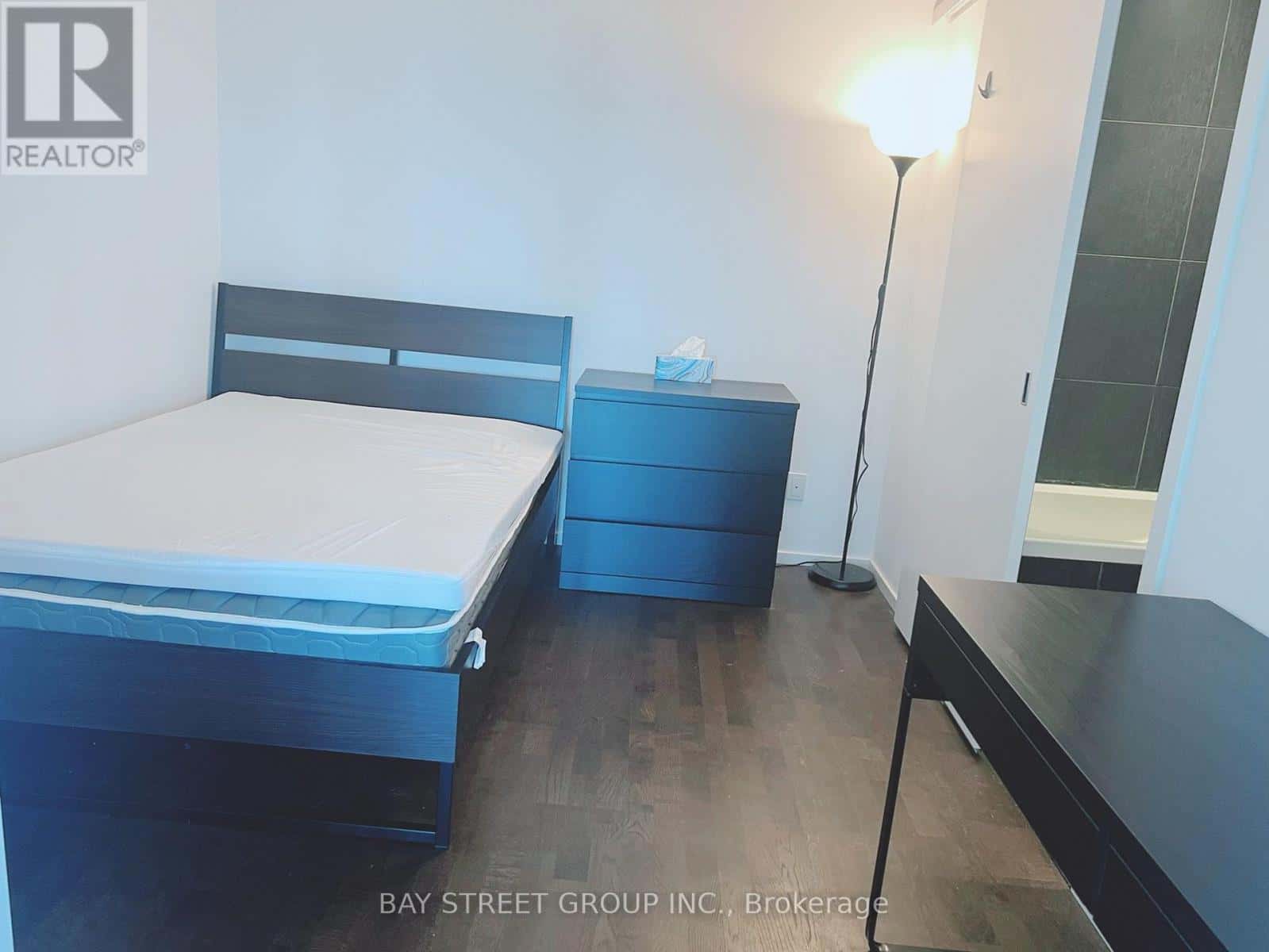 Toronto (Church-Yonge Corridor) — Toronto (Church-Yonge Corridor) - Photo 5 of 26