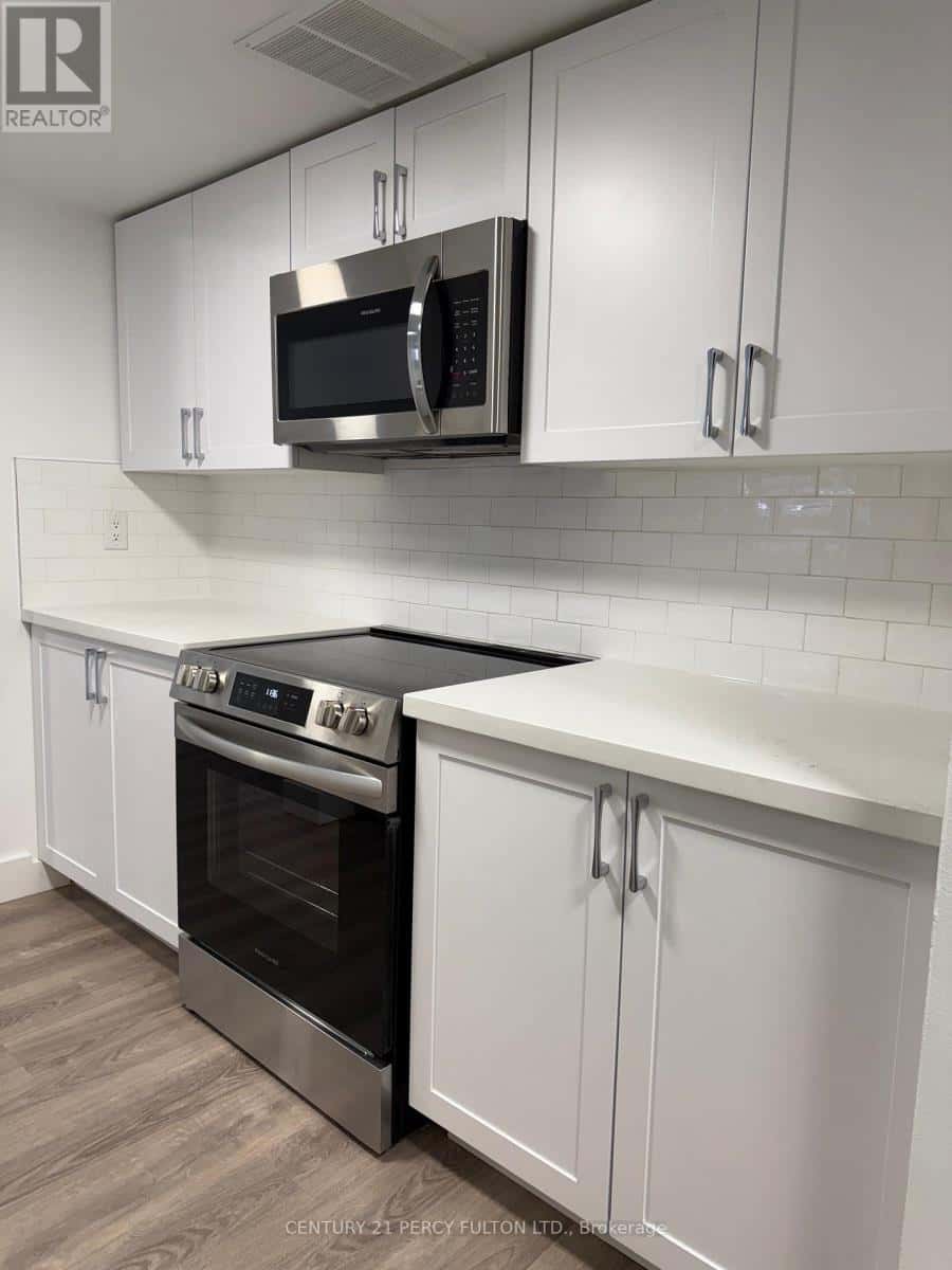 Whitby (Downtown Whitby) — Whitby (Downtown Whitby) - Photo 2 of 11