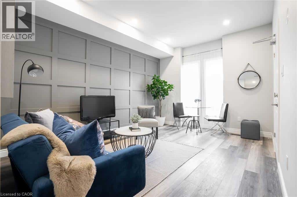 Hamilton — Hamilton - Photo 2 of 14