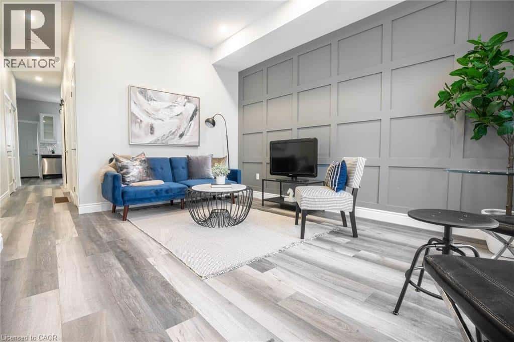 Hamilton — Hamilton - Photo 3 of 14