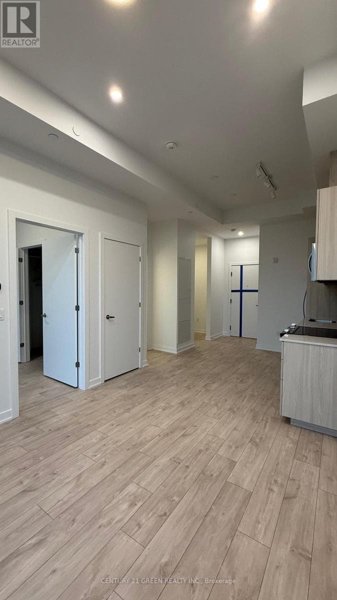 D810 - 720 WHITLOCK AVENUE — Milton (CB Cobban) - Main photo