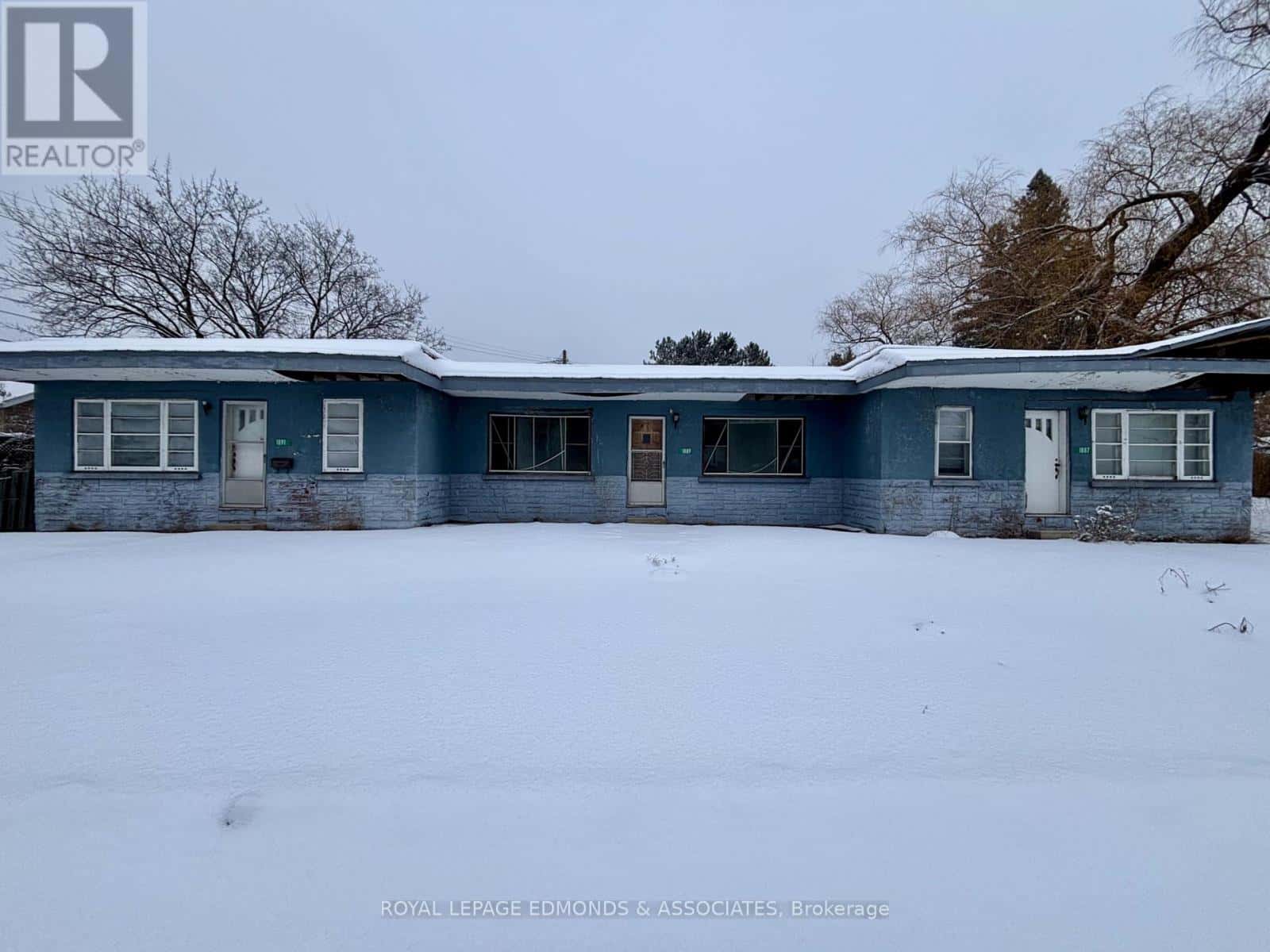 1887 Petawawa Boulevard