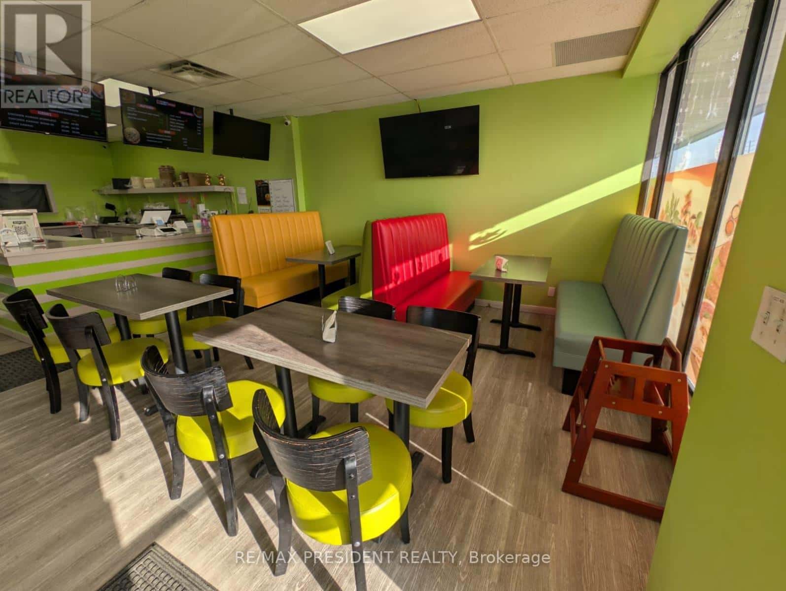 London South (South J) — London South (South J) - Photo 2 of 8