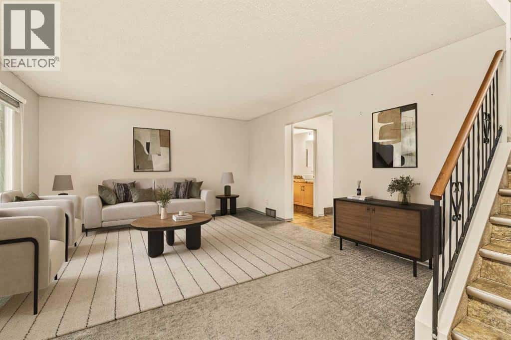 4716B 44 Avenue NE — Calgary, Alberta - Photo 4 of 29