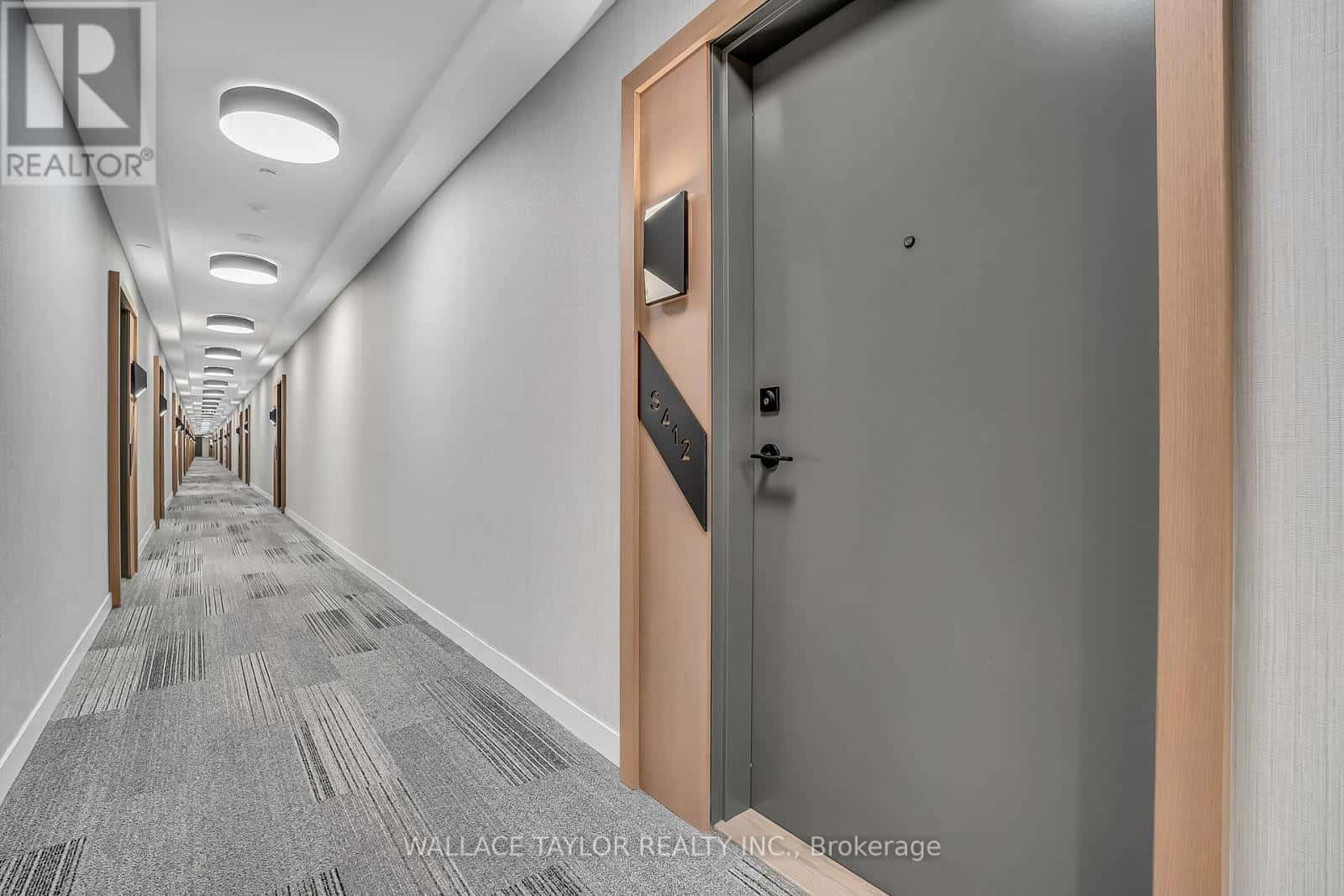 Toronto (Waterfront Communities) — Toronto (Waterfront Communities) - Photo 3 of 34