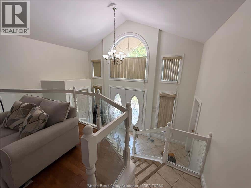 Windsor — Windsor - Photo 5 of 15