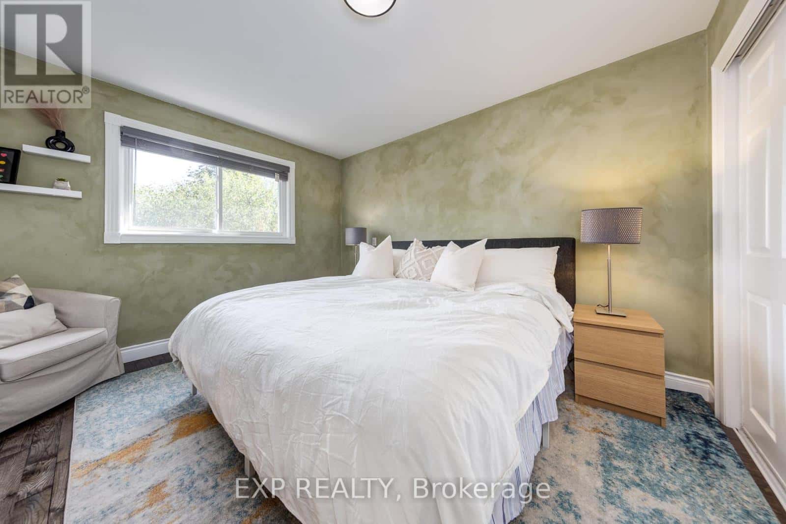 158 MILLCROFT WAY N — Vaughan (Brownridge), Ontario - Photo 2 of 26