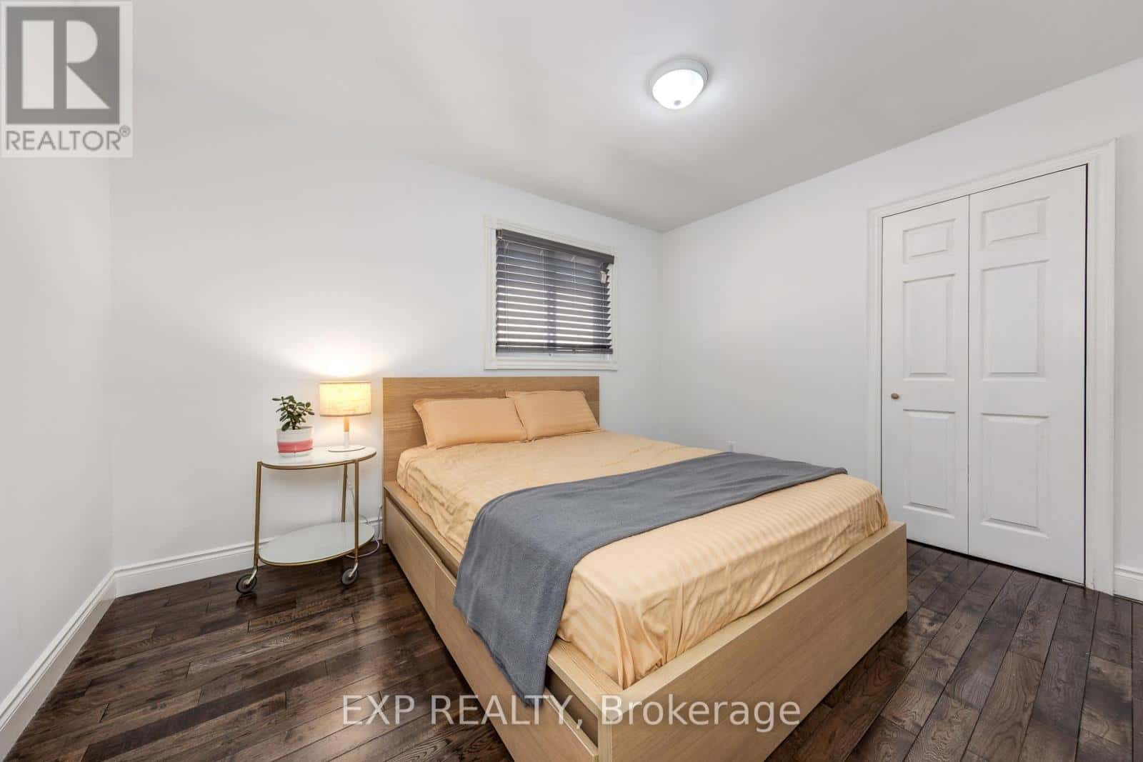 158 MILLCROFT WAY N — Vaughan (Brownridge), Ontario - Photo 3 of 26