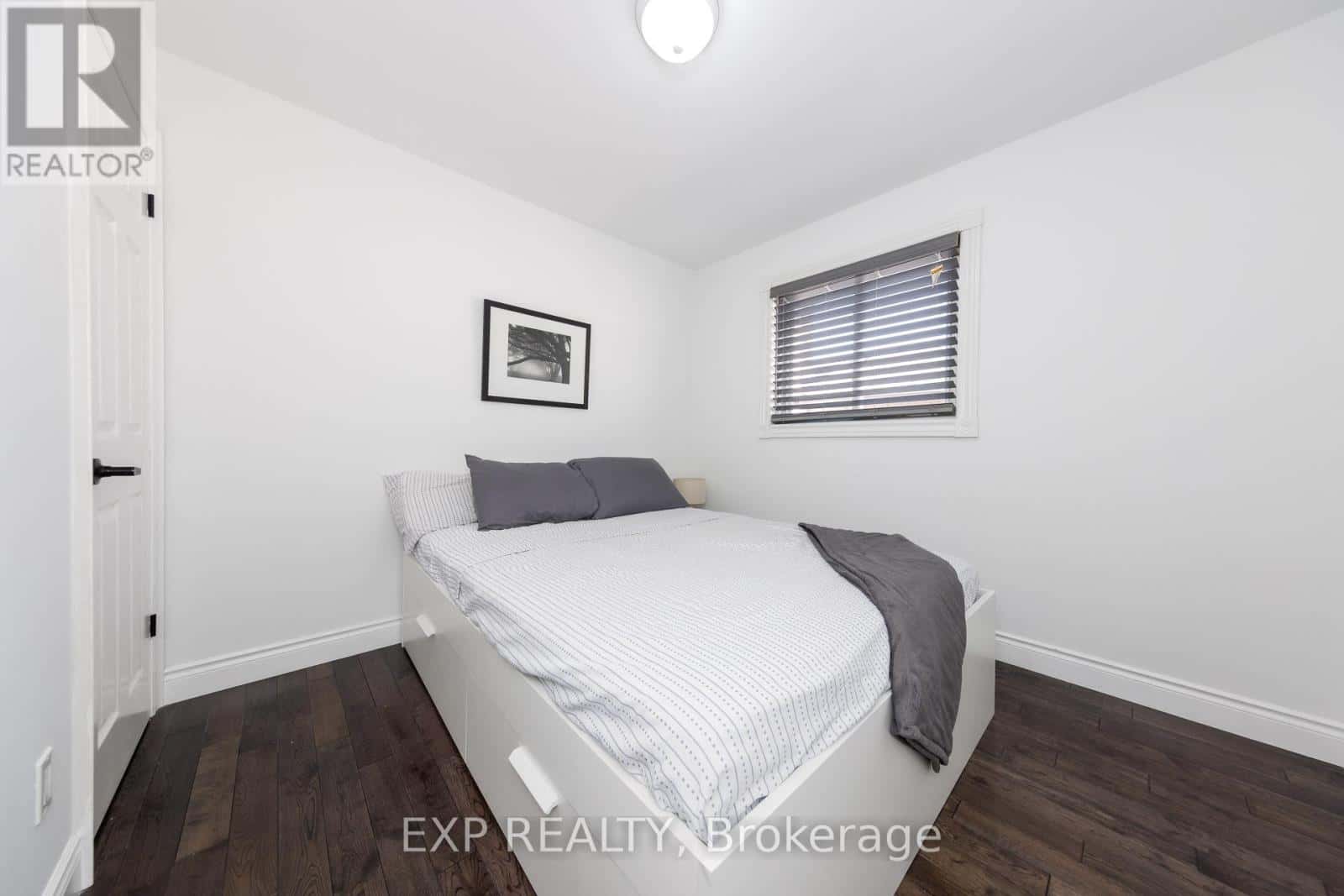 158 MILLCROFT WAY N — Vaughan (Brownridge), Ontario - Photo 4 of 26