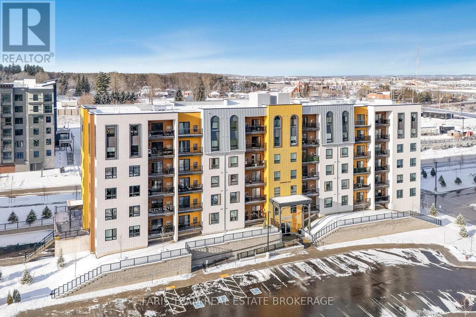 102 - 8 CULINARY LANE — Barrie, Ontario - Main photo